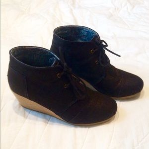 Skechers wedge booties